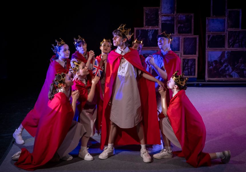 Una escena de l'obra 'Conquestes' d'Escena Erasmus UV
