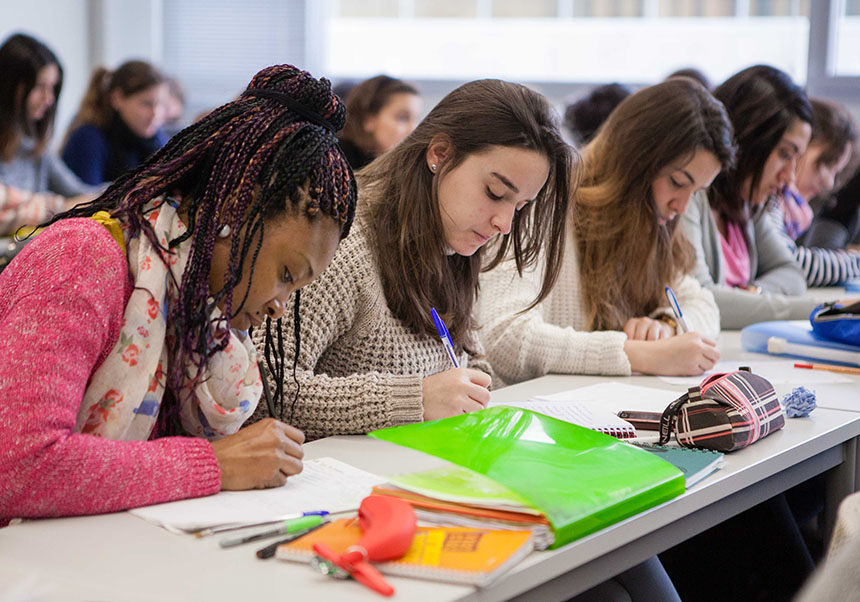 estudiantat a classe