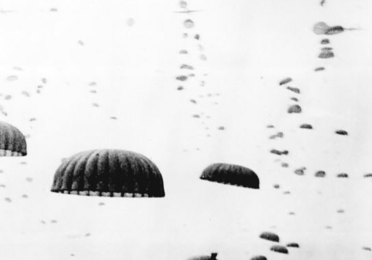 Picture of the parachute in the sky