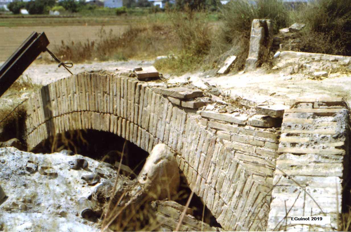 Pont sobre la séquia mare de Mestalla