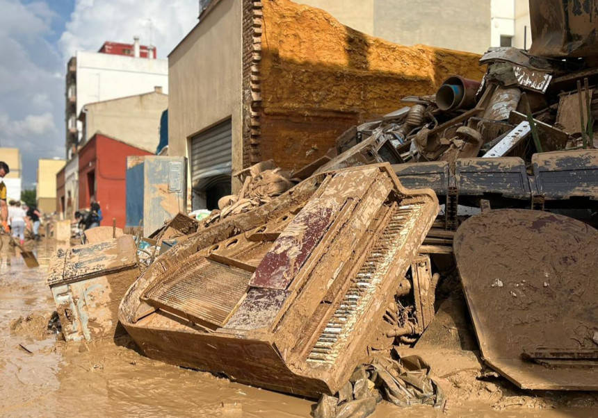 Un piano danyat per la DANA. Foto cedida per la Unió Musical de Paiporta.