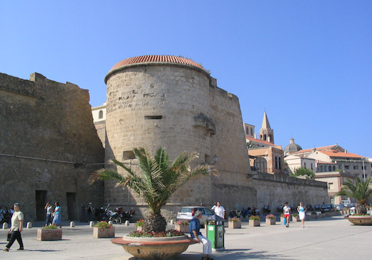 Torre y muralla del Alguer