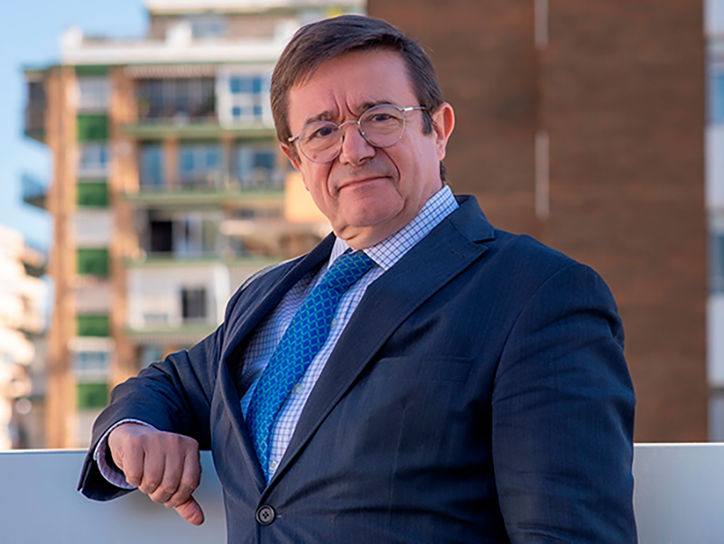El catedràtic de la Universitat de València Andrés Cervantes, director científic d'INCLIVA.