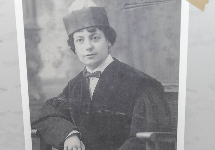 La Facultat de Dret inaugura l’exposició “La Primera Toga”, una retrospectiva d’Ascensión Chirivella, primera dona en graduar-se en Dret, col·legiar-se com a advocada i exercir l’advocacia a Espanya.