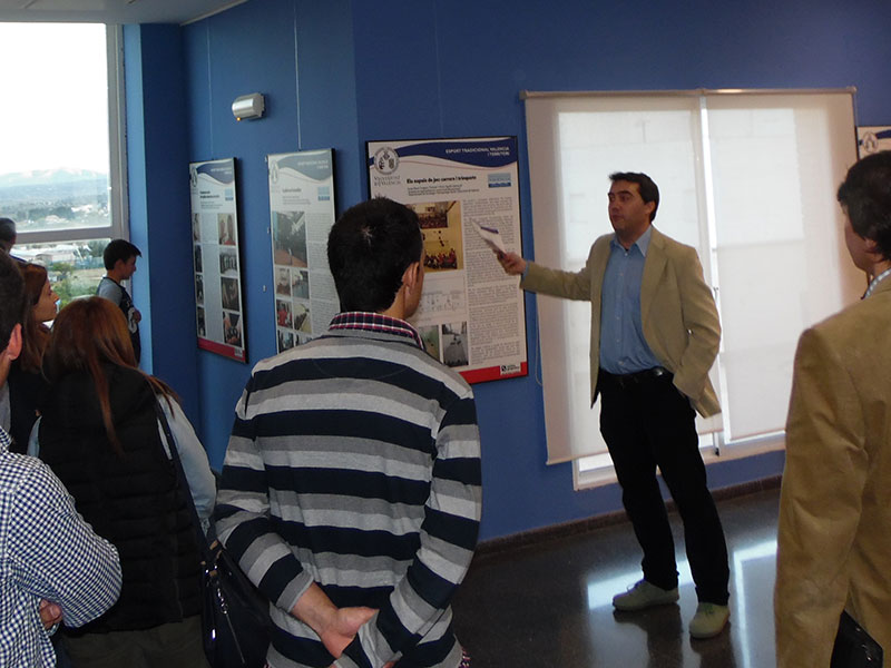 Xirivella acull l'exposició de la Universitat sobre esport valencià tradicional