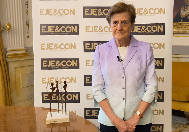 Adela Cortina recibe el premio Mención de Honor al Talento Sin Género de EJE&CON