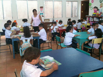 Aula infantil reconstruida en el Colegio Nuestra Señora del Pilar de Masaya, Nicaragua.