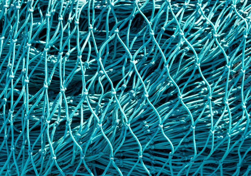 El treball premiat de Paula Mercado sobre reciclatge químic de xarxes de pesca, publicat en Material-ES