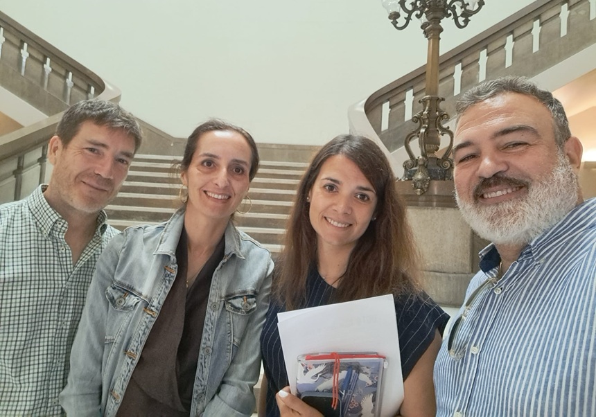 Susana Díaz, secretaria general de Universidades, Raquel Valle, profesora de Derecho y David Martínez, profesor de Psicología de la UV junto a Pedro Cabrera, secretario general de UGT-UV