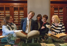 Pedro Duque en la Biblioteca Histórica