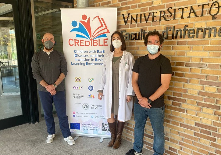 (From left to right). Óscar Lozano (Faculty of Teacher Training), Rosa Fonfría and Pablo García-Molina (Nursing).