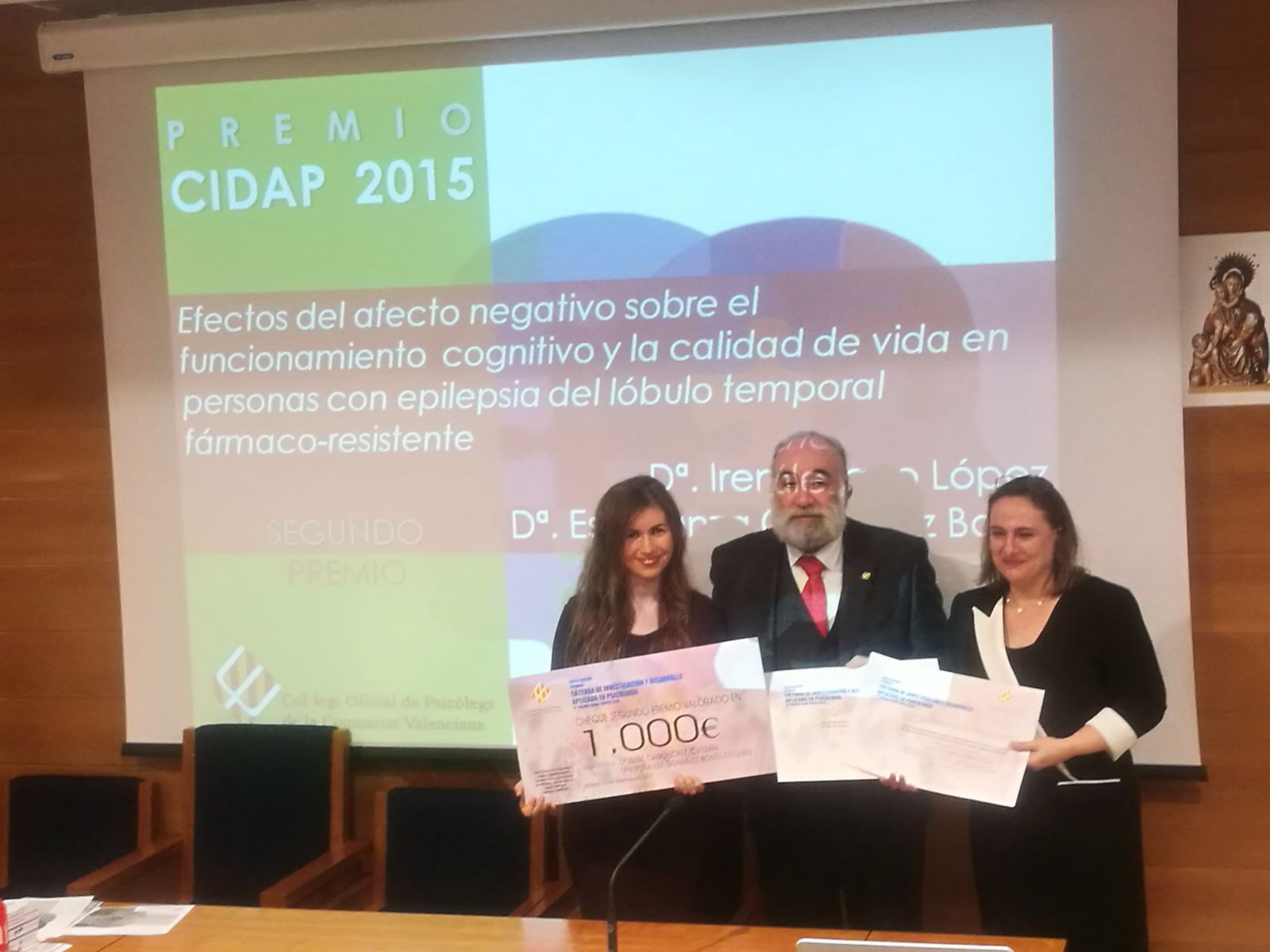 Entrega de premio a Irene Cano y Esperanza González