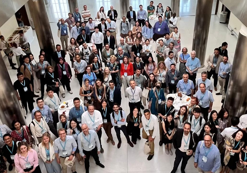 Foto de familia de los participantes.