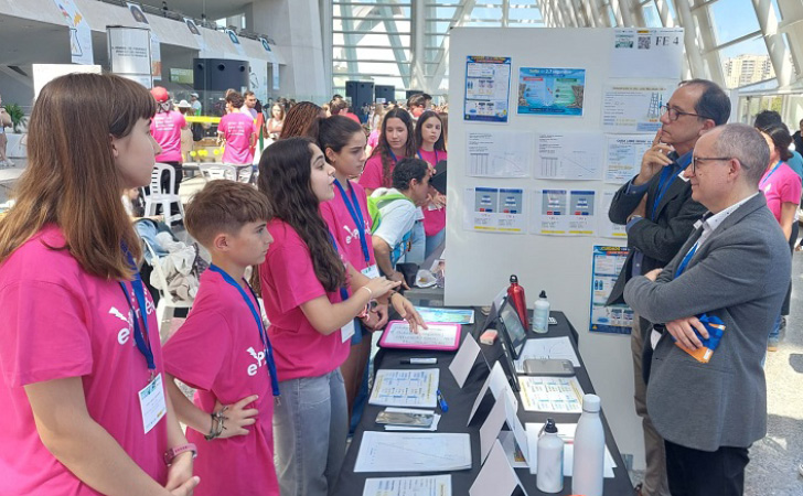Juan Luis Gandía at the Experimenta Fair.