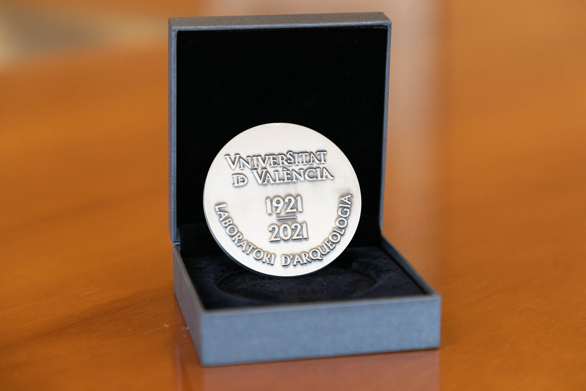 La medalla del centenario del Laboratori d’Arqueologia. 1921-2021.