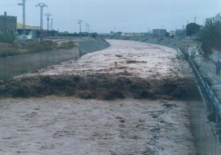 Ravine flood of Carraixet in October 2001