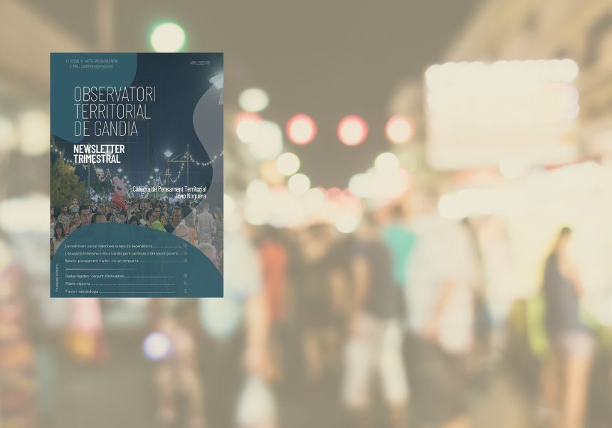 Fotografía de personas andando en la calle. Ilustración de la cubierta de la newsletter.