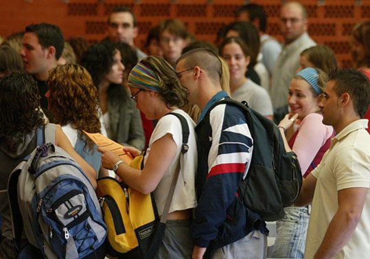 Imatge d'arxiu d'estudiants universitaris.