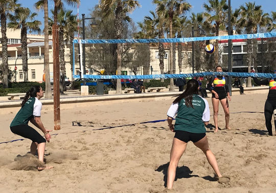 Vóley-playa femenino, en la Malvarrosa de València.