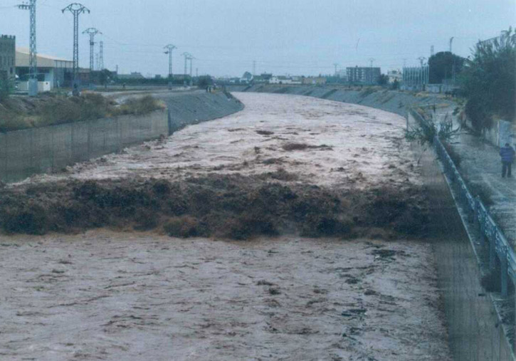 Flooding of a ravine in the Mediterranean basin during an episode of cold drop in the Valencian Community.
