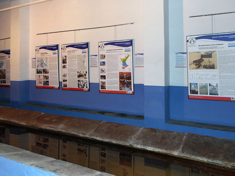 Montserrat, Cullera, Almussafes i Manises acullen exposicions de la Universitat de València
