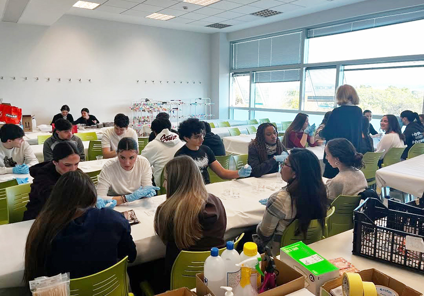 Dia 9, Laboratorios en el campus