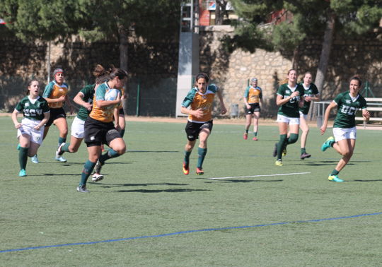 El equipo de rugby femenino de la UV juega en el Campeonato Autonómico.