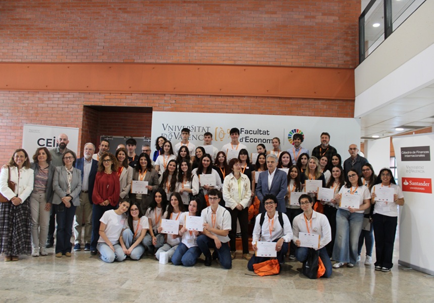 Lliurats els premis i accèssits del XVIII Concurs “Projecte Empresarial Ana M. Aroca Mengual” de la Facultat d’Economia