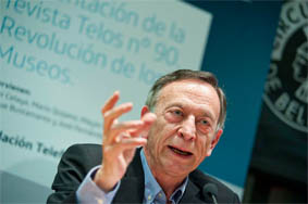El catedràtic Enrique Bustamante.