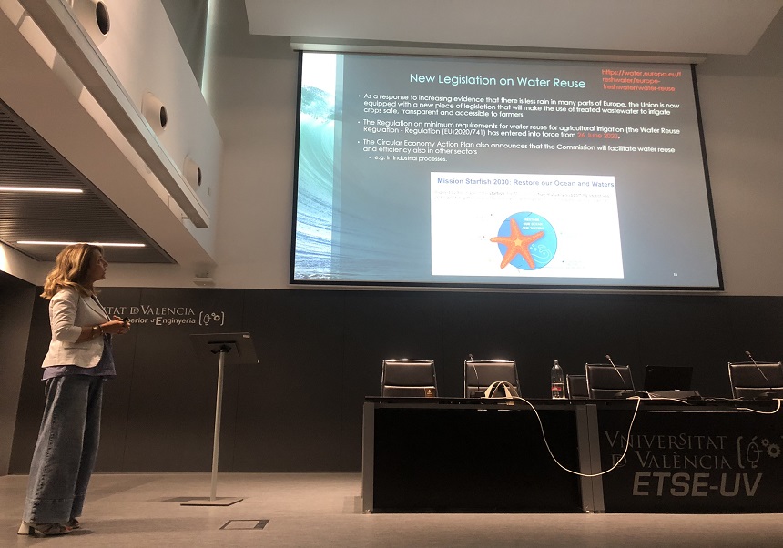 La profesora Marina Prisciandaro de la Università degli Studi dell'Aquila ha impartido una ponencia en el Salón de Grados Joan Pelechano, invitada por el grupo CALAGUA