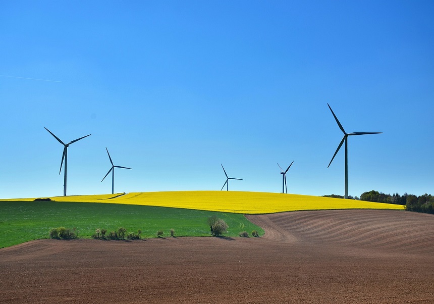 Campos, turbina eólica y viento