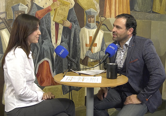 Elisabeth Villalón, alumna de l’assignatura Formació d’Europa del grau d'Història, i el professor Frederic Aparisi