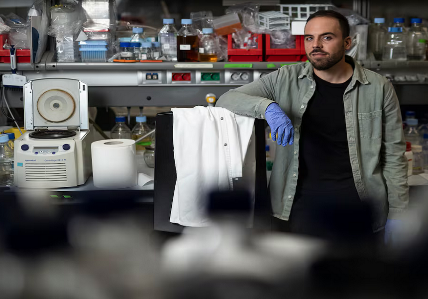 El graduat en Bioquímica, Antoni Beltran elidera l'equip que ha presentat el primer “dominioma humà” que revela la causa de multitud de malalties