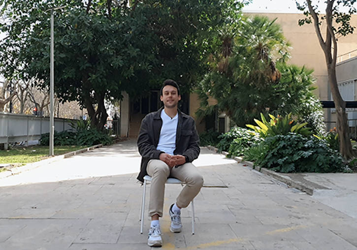 David Navarro, graduat en Estudis Hispànics per la Universitat de València.