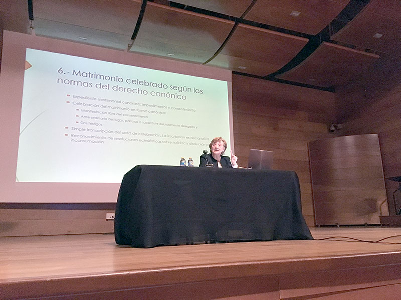 Conferència de Mª Elena Olmos. 22 demarç de 2017.
