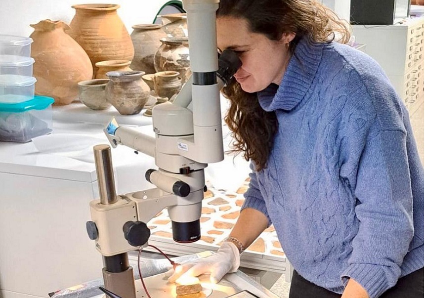 Daniela Rosso, investigadora Ramón y Cajal en el Departamento de Prehistoria, Arqueología e Historia Antigua de la UV. Foto: R. Canal/MUPREVA.