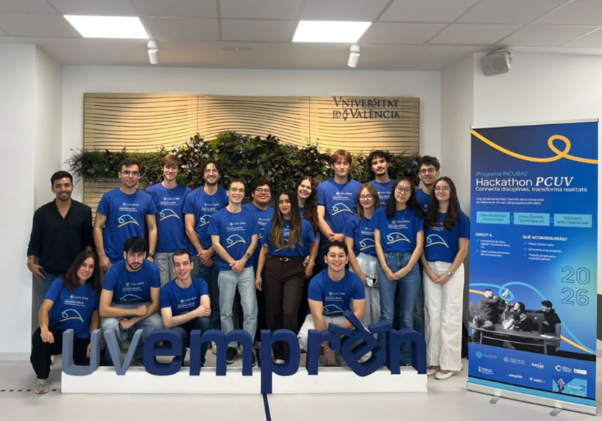 Estudiants universitaris participants en el Hackaton PCUV.