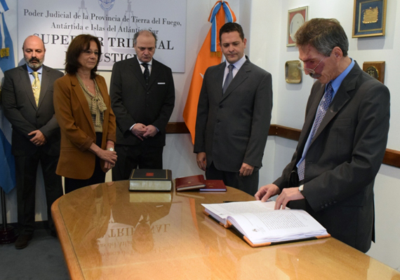 Un alumne del Màster en Dret, Empresa i Justícia jura com a Defensor Públic Major del Districte Judicial Nord d'Argentina