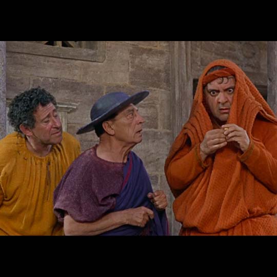 Tres hombres en la calle