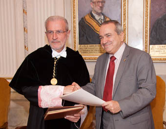 El rector Esteban Morcillo y Emilio Lora-Tamayo.