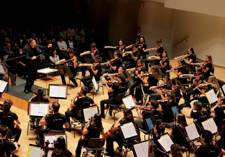 event image:Orquestra Filharmònica UV, con dirección de Hilari Garcia.