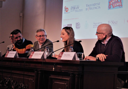 Un momento de la presentación de la Falla Inmaterial en el Aula Magna de La Nau.