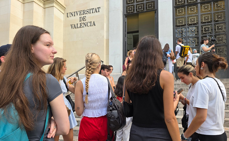 Erasmus students in UV