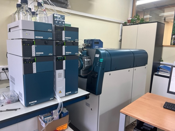 Mass spectrometer QTOF 6600+ and UHPLC