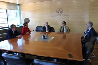 De izquierda a derecha, Luis Aparicio, María José Añón, Esteban Morcillo, Álvaro Bonet y Jorge Navarro.