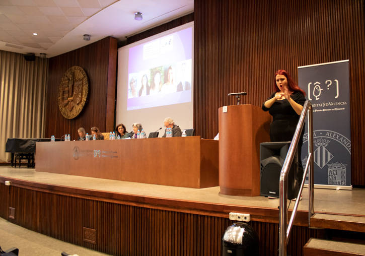 Llengua de signes en la V Jornada de Fibromiàlgia de la Comunitat Valenciana.