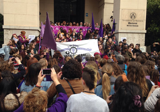 Moment de la concentració a Rectorat.