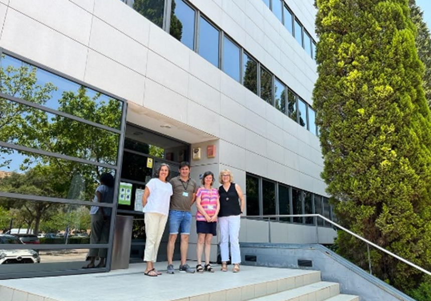 Una representación del SCSIE visita las instalaciones del Servei Central d’Instrumentació Científica de la Universitat Jaume I de Castelló (SCIC-UJI).