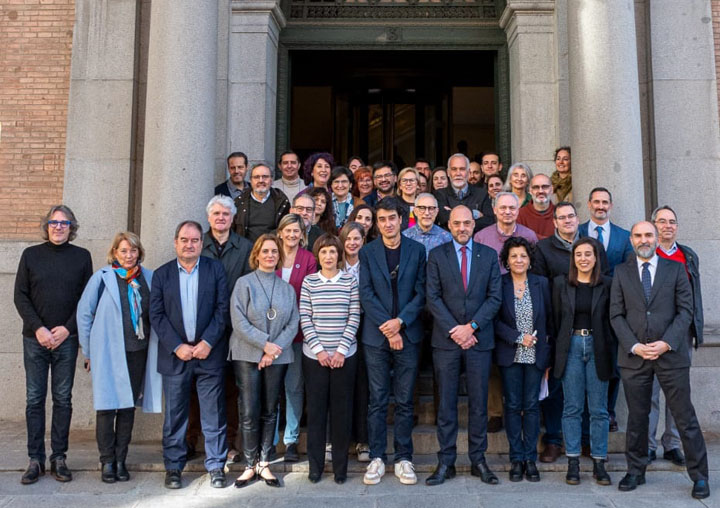 Participants en la reunió de llançament del nou Atles.