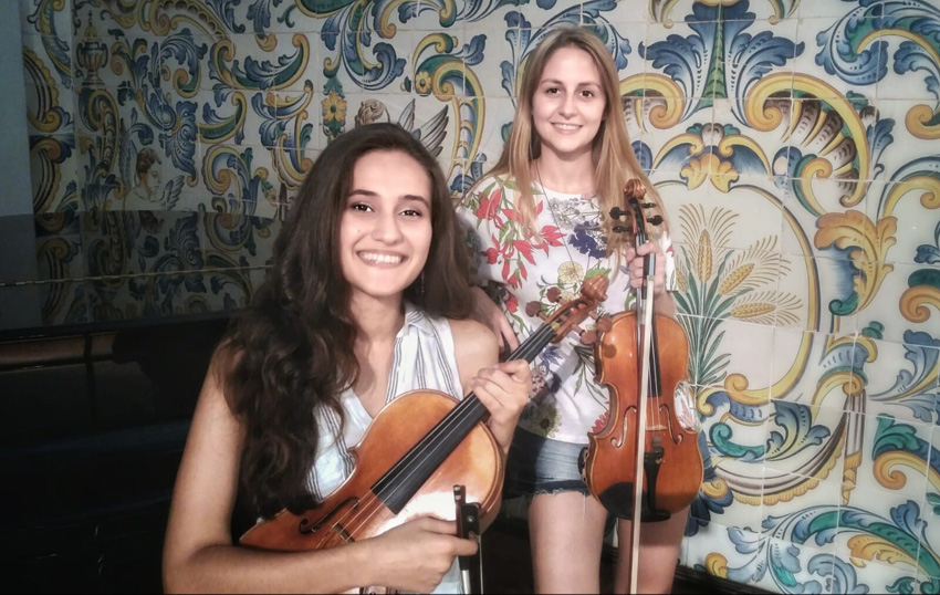 María Camáñez, violí. Ayse Yavuz, viola. Concerts de Tardor. Cicle Música a la Capella. 23/10/2019. Centre Cultural La Nau. 19.00h